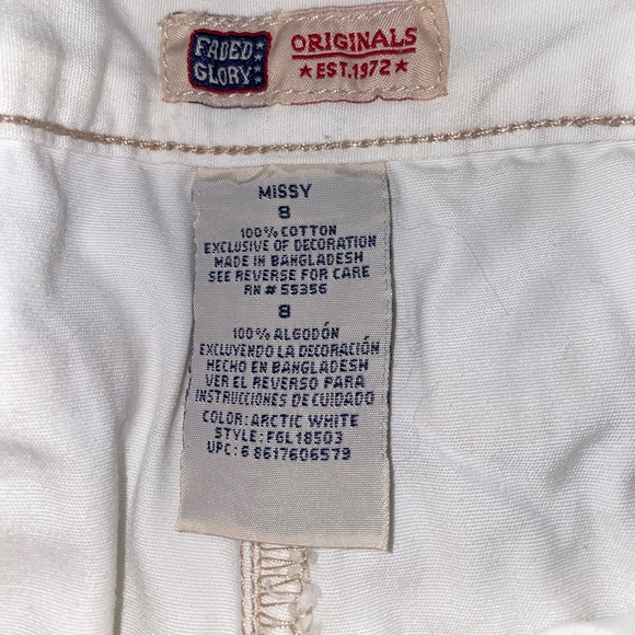 Faded Glory missy size 8 Cream skort with brown embroidered flowers. - Picture 2 of 11